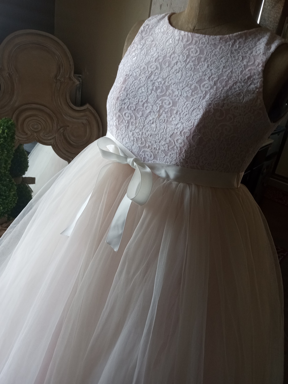 David's Bridal Lace/Tulle Flower Girl Dress - Picture 2 of 7